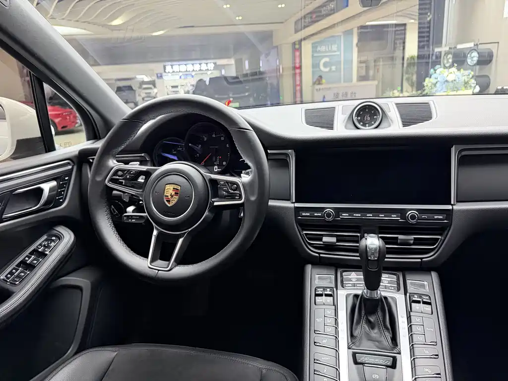 Porsche Macan — миниатюра 22