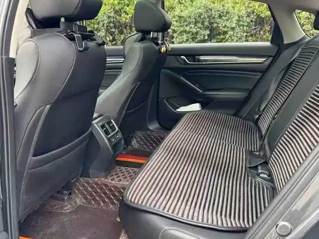 Honda Accord — миниатюра 6