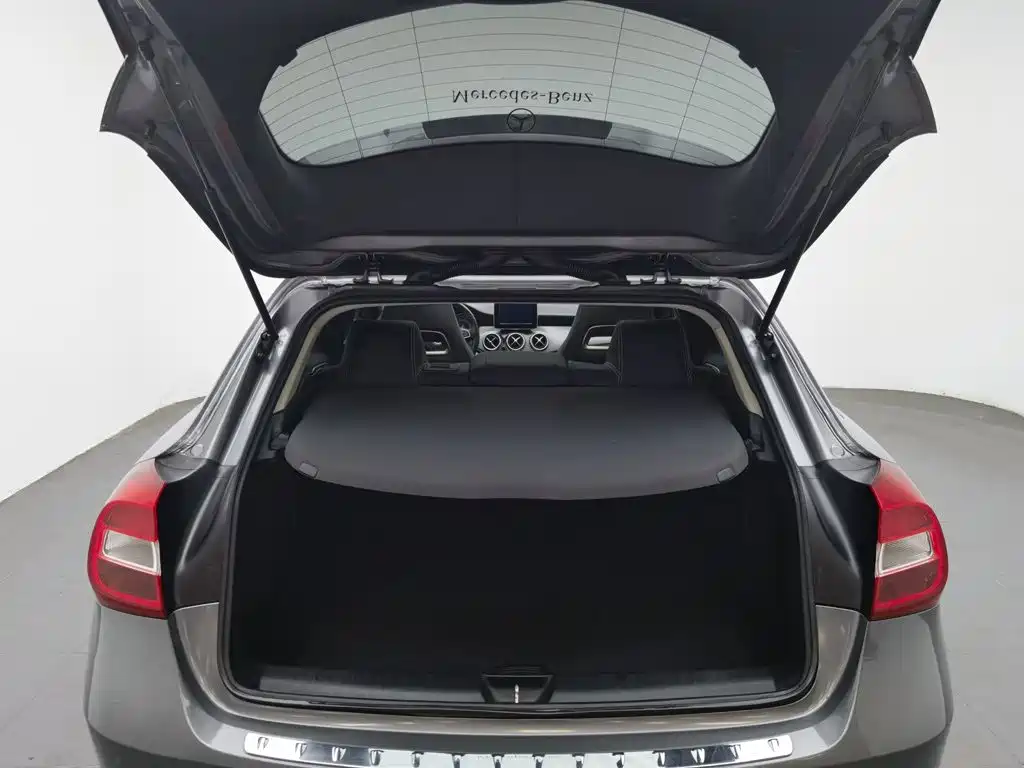 Mercedes-Benz GLA — миниатюра 16
