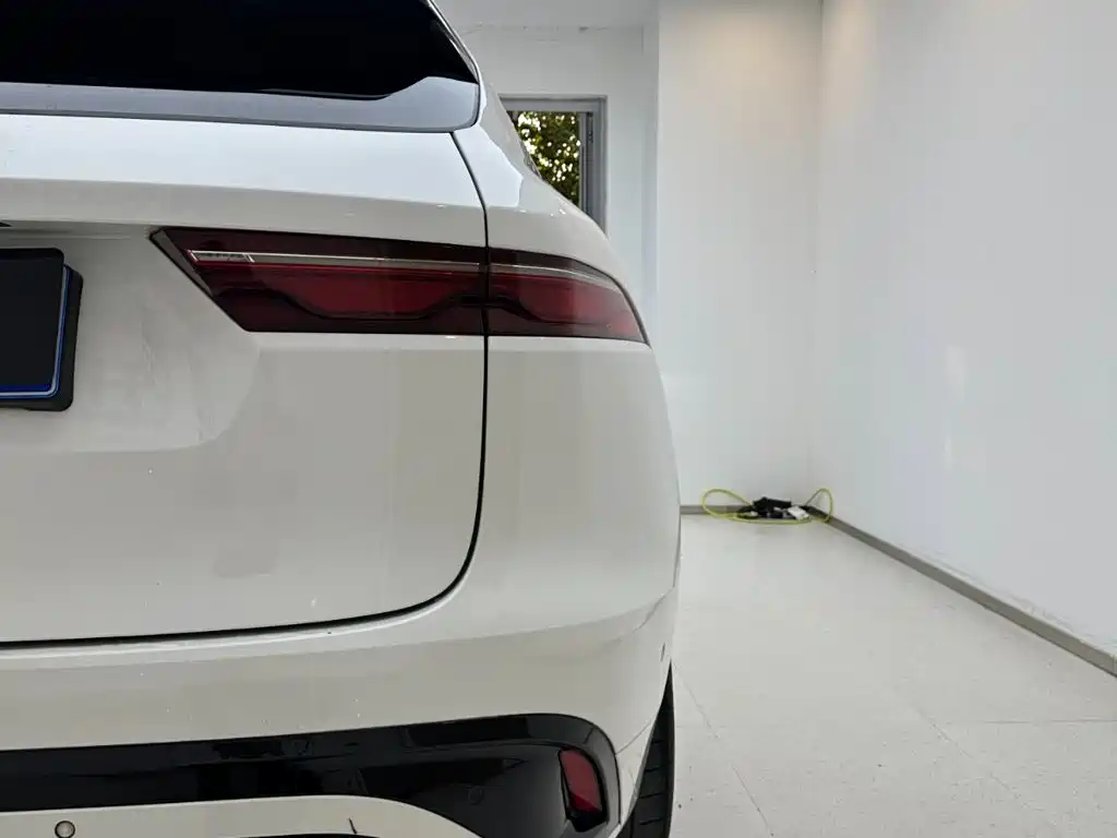 Jaguar F-Pace 2022 P250 R-Dynamic BLACK