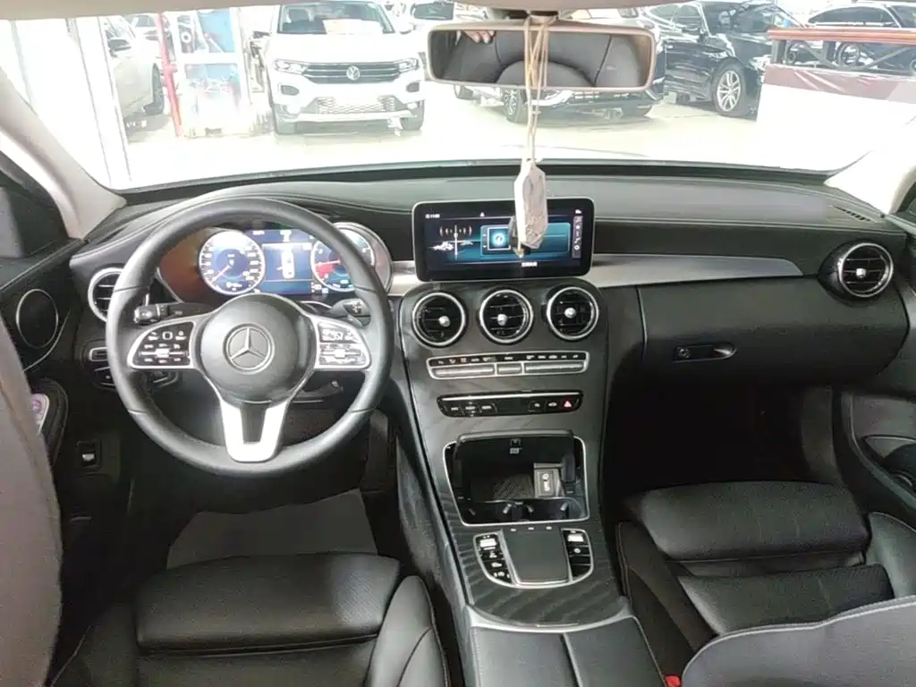Mercedes-Benz C-Class — миниатюра 10