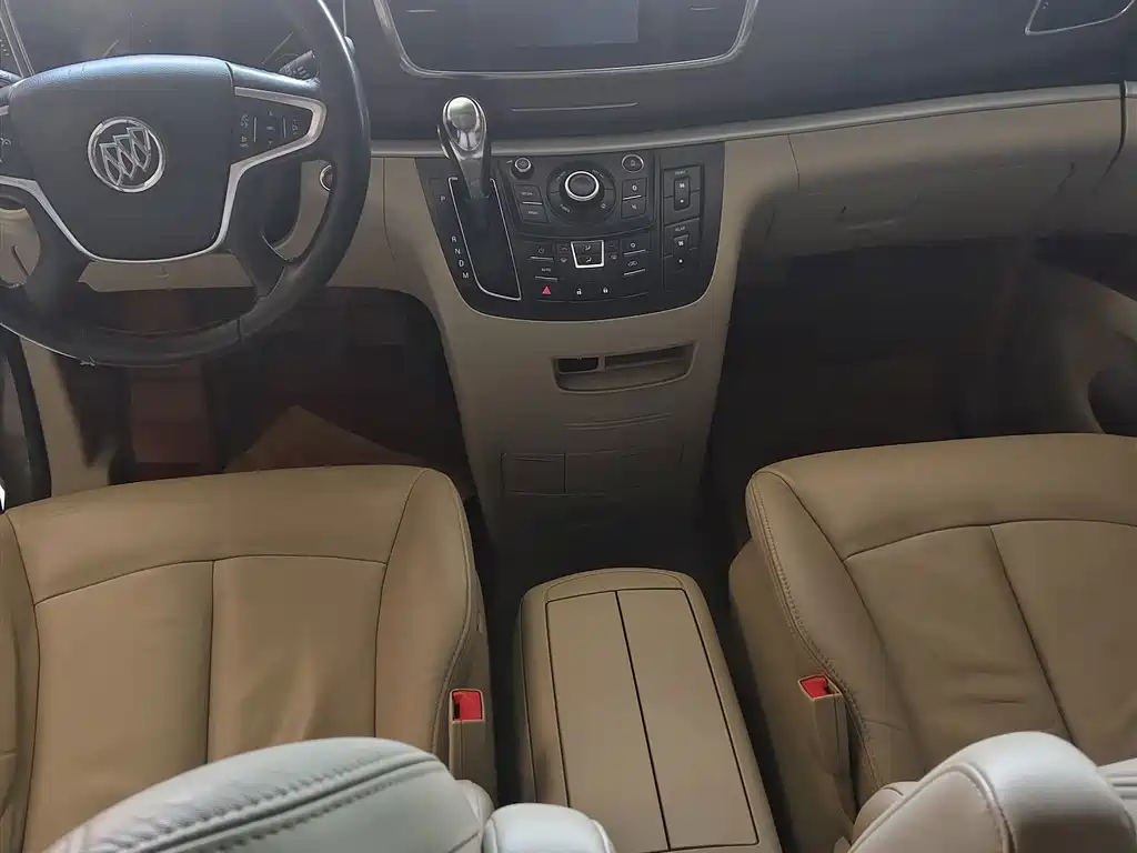 Buick GL8 — миниатюра 8