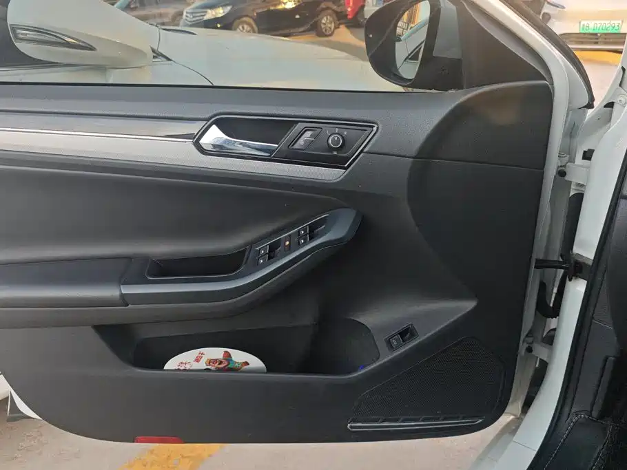 Volkswagen Sagitar — миниатюра 7