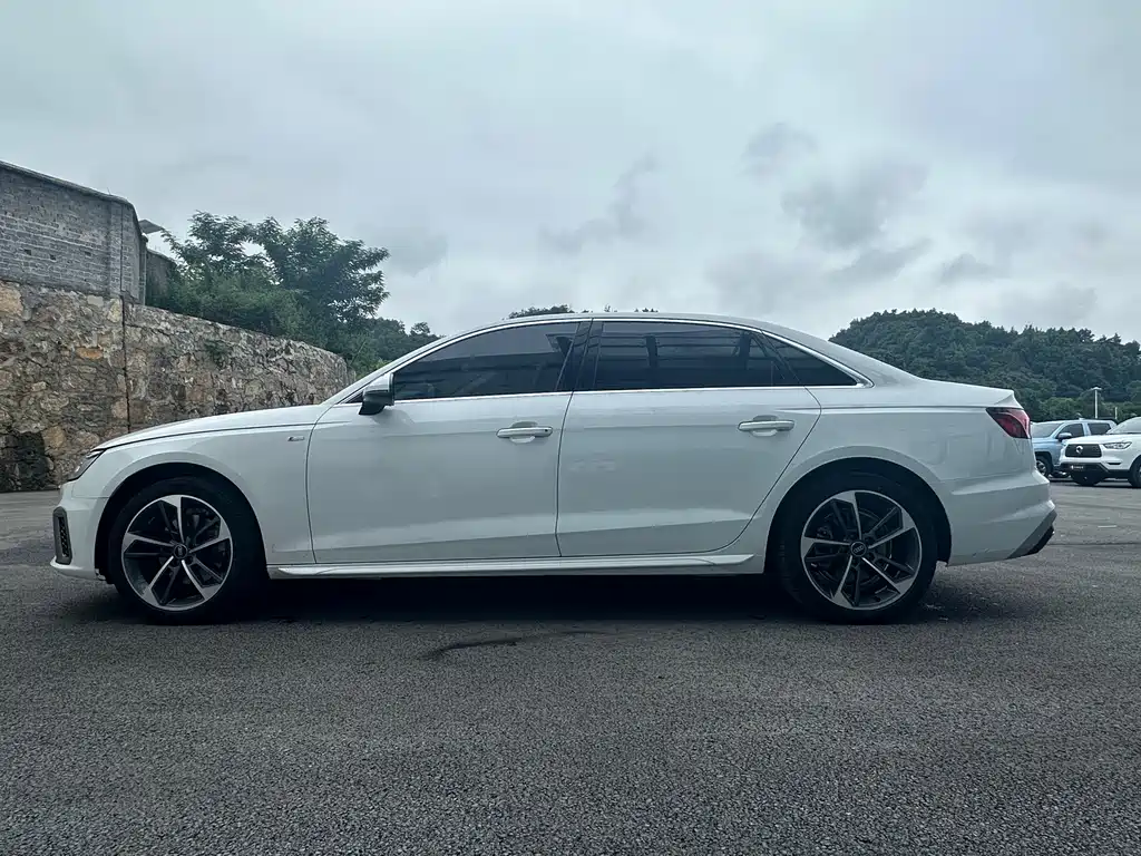 Audi A4L 2023 40 TFSI Fashion