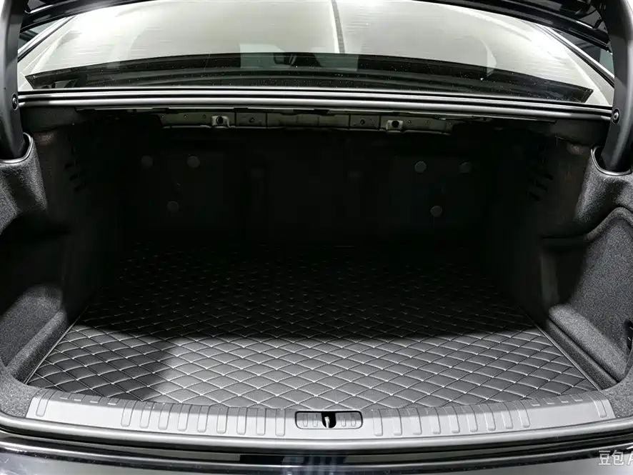 Audi A6L — миниатюра 15
