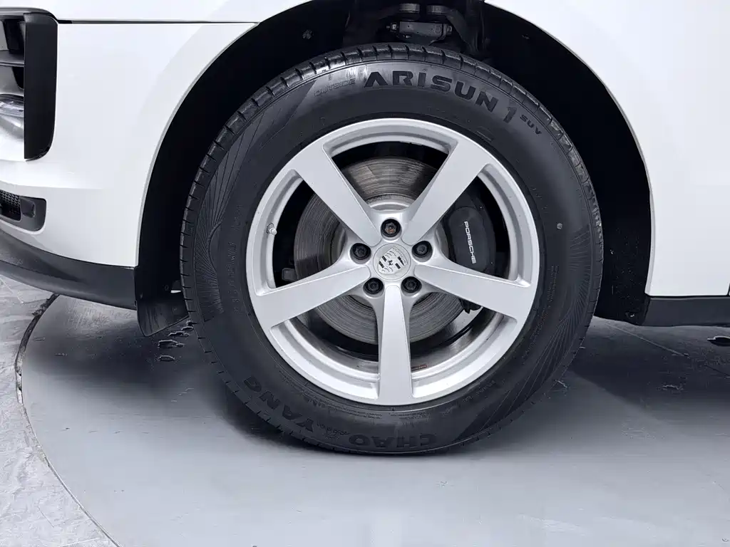 Porsche Macan — миниатюра 13