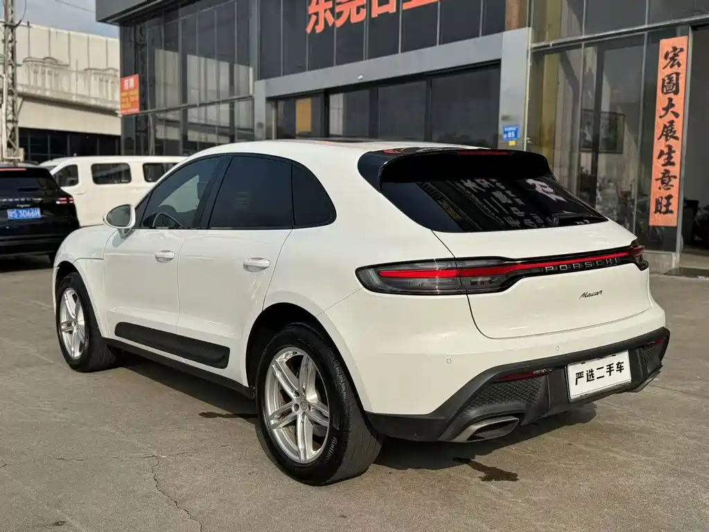 Porsche Macan — миниатюра 7