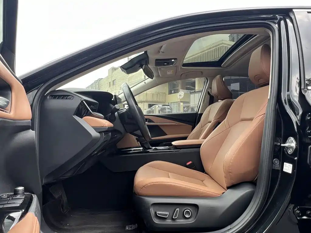 Toyota Camry 2024 2.0HGVP Luxury