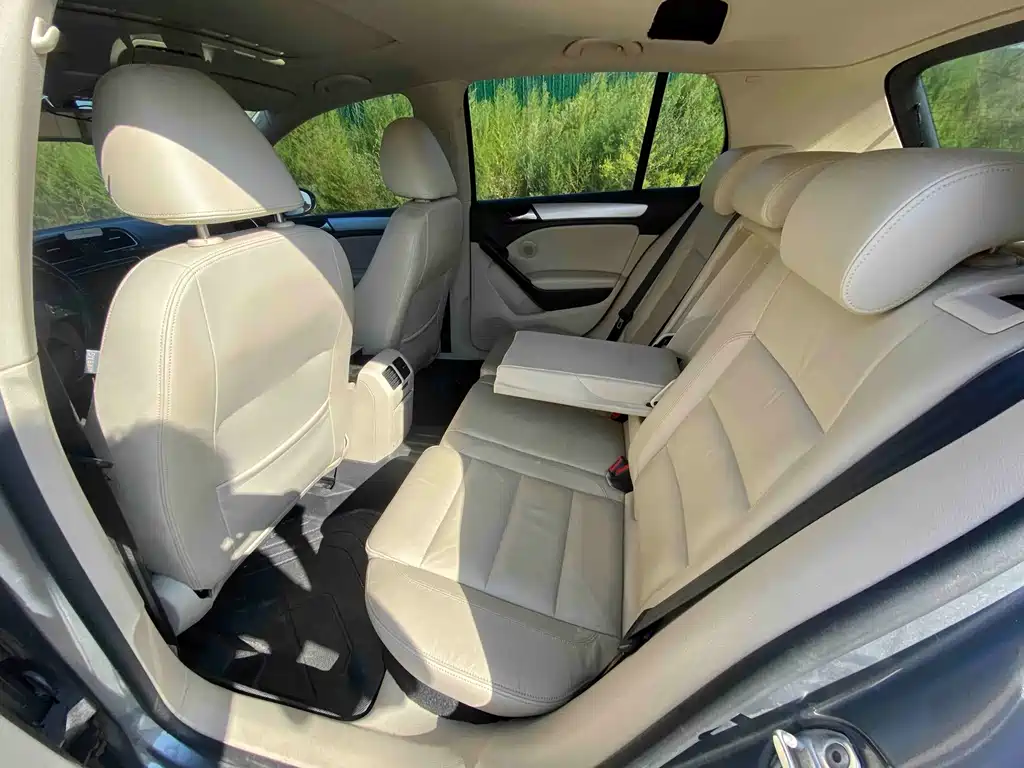 Volkswagen Golf — миниатюра 8