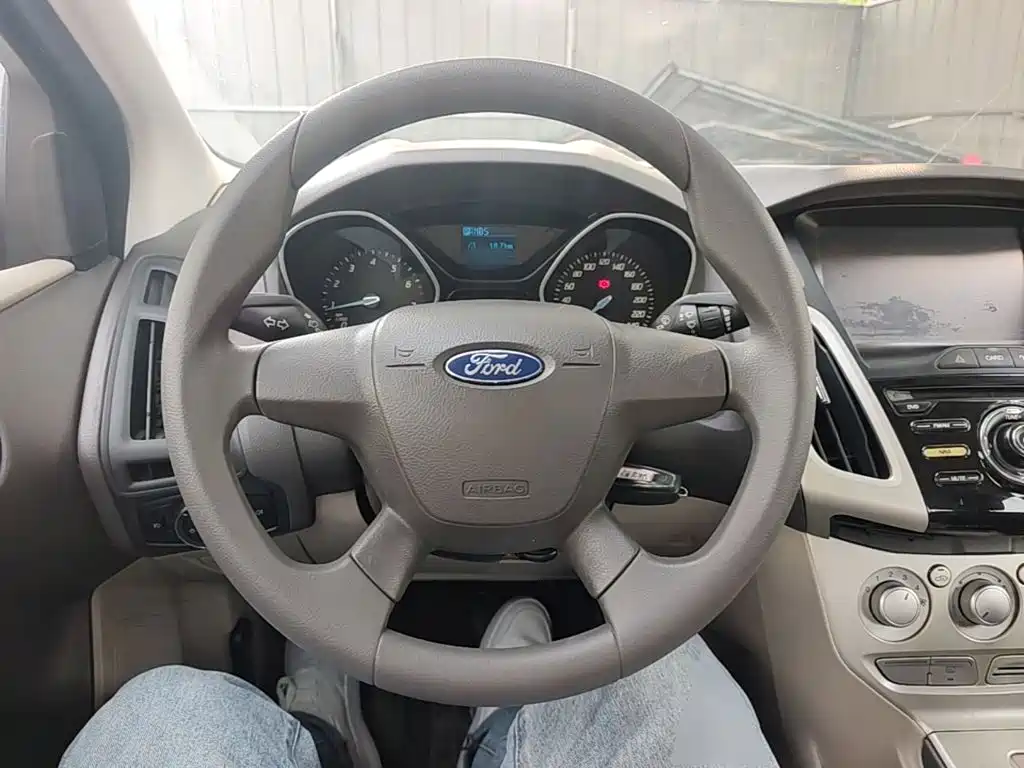 Ford Focus — миниатюра 11
