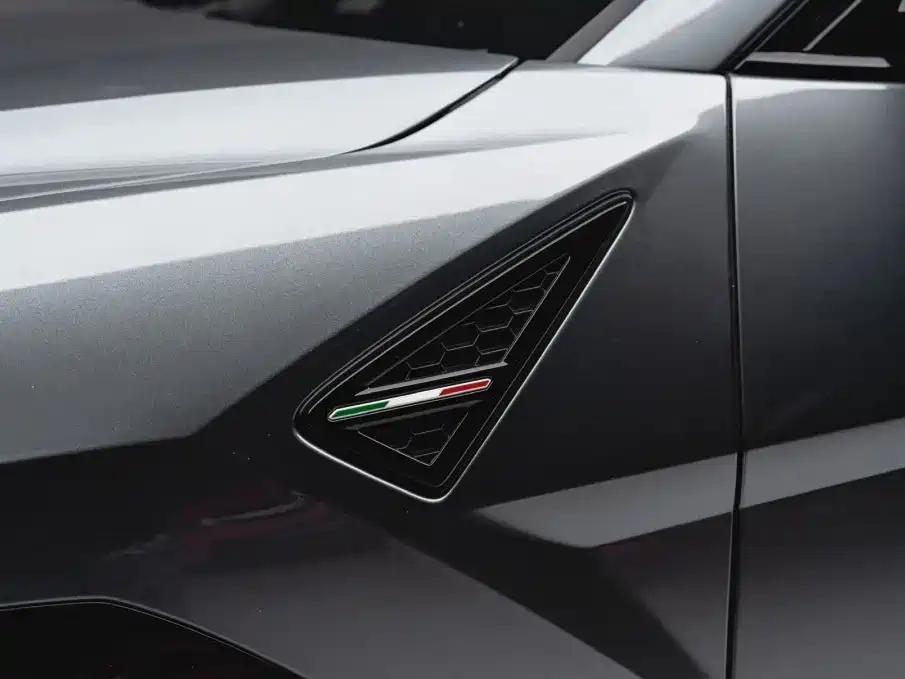 Lamborghini Urus — миниатюра 12