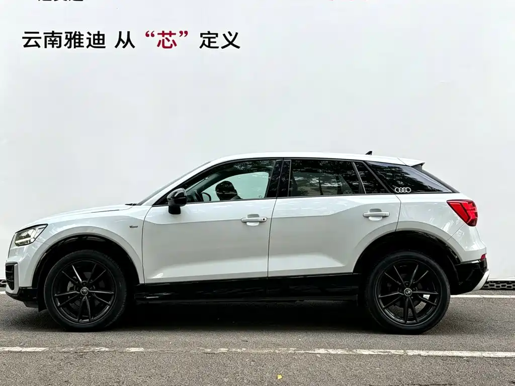 Audi Q2L — миниатюра 2