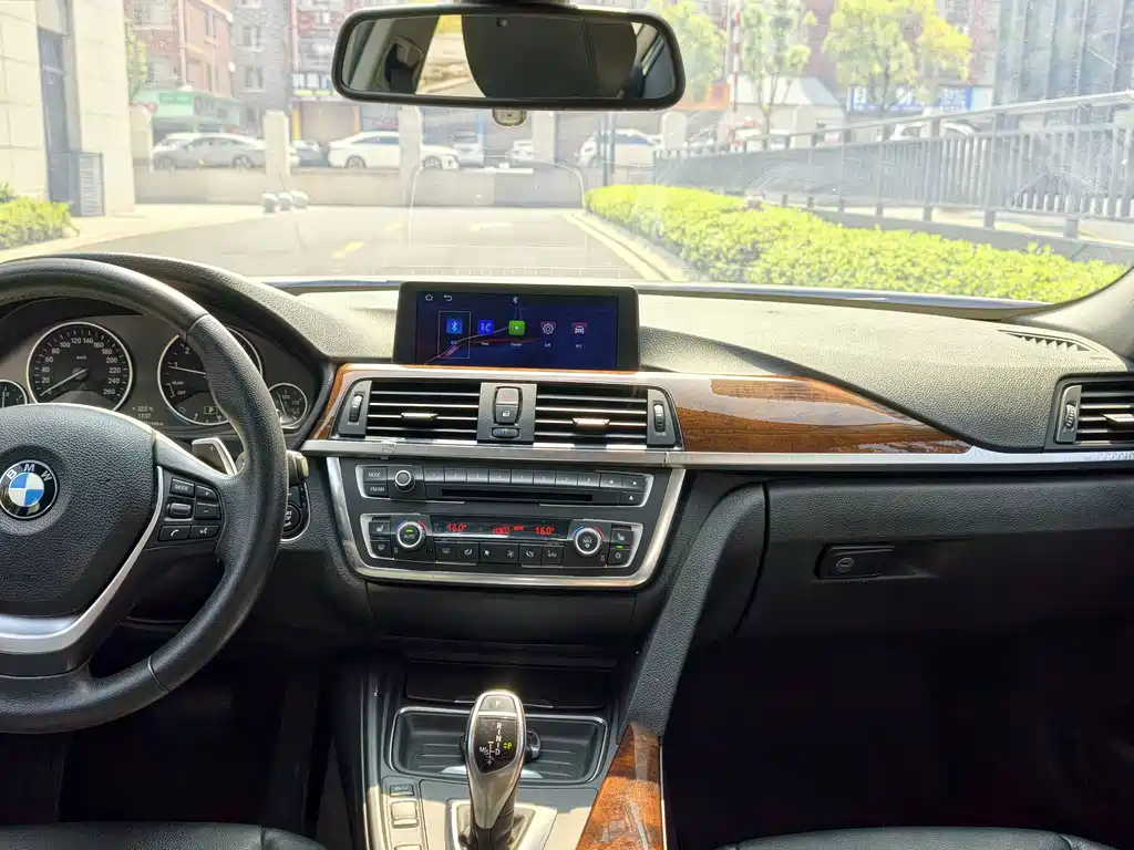 BMW 3 Series — миниатюра 14