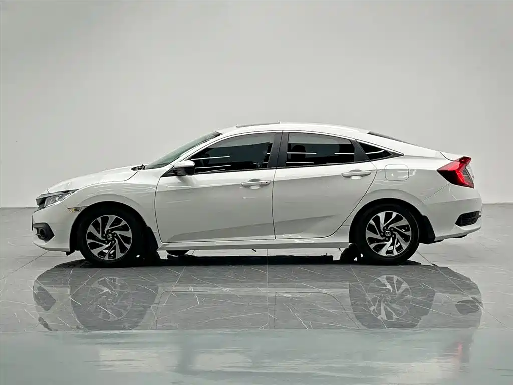 Honda Civic 2016 220TURBO CVT Luxury