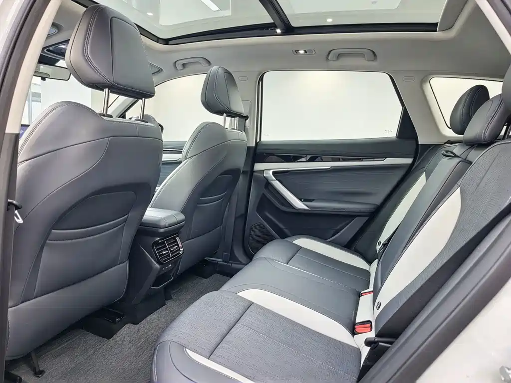 Geely Boyue L — миниатюра 12