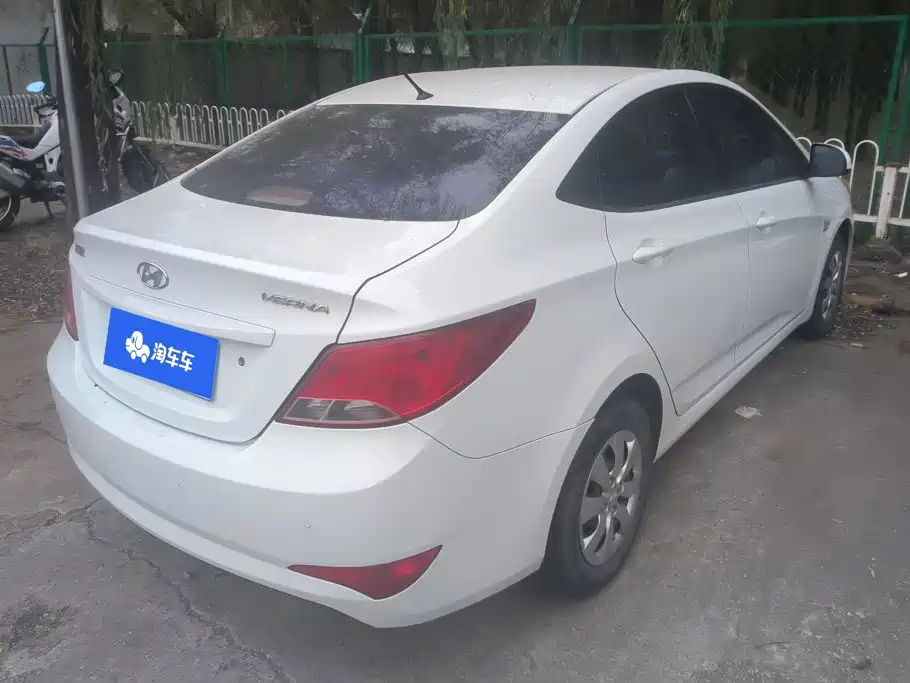 Hyundai Verna — миниатюра 3