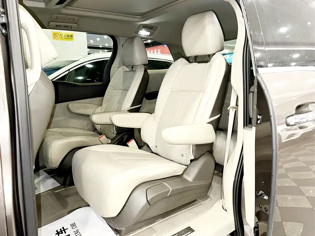 Buick GL8 2013 3.0L XT Luxury Flagship
