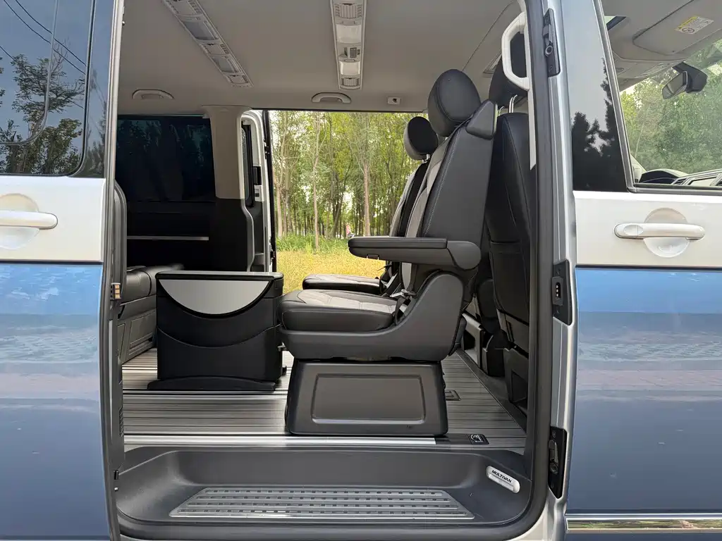 Volkswagen Multivan — миниатюра 23
