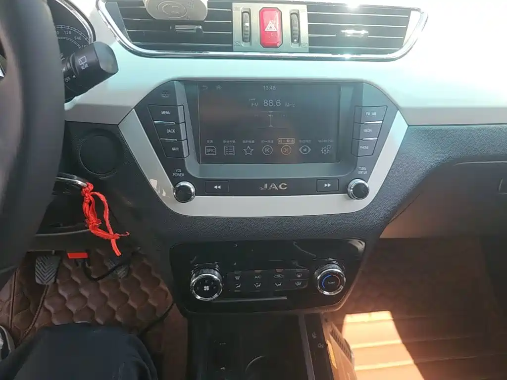 JAC S2 2015 1.5L MT Luxury