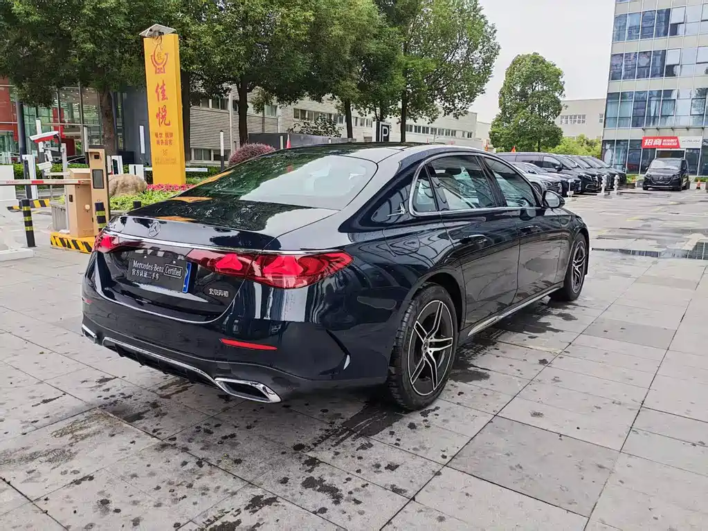 Mercedes-Benz E-Class — миниатюра 23