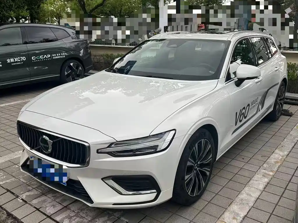 Volvo V60 2024