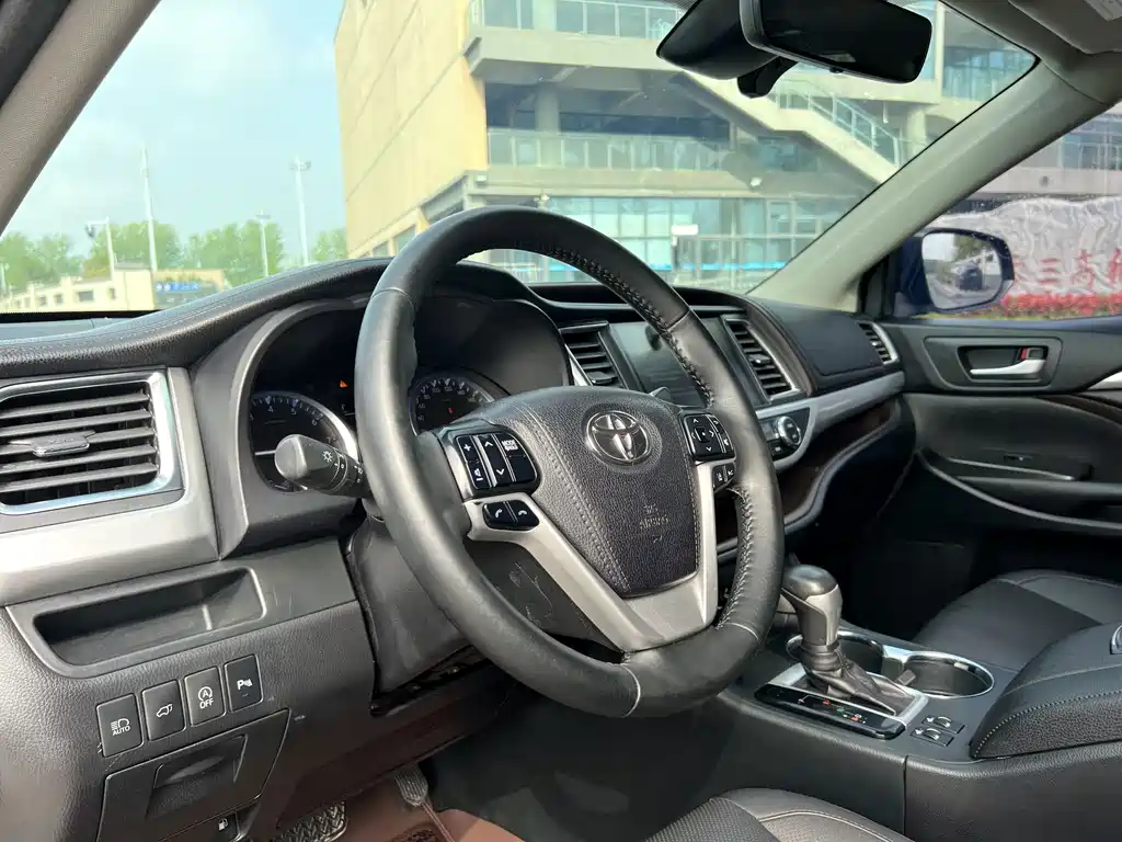 Toyota Highlander — миниатюра 11