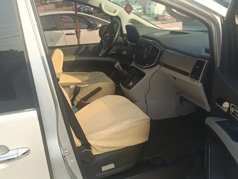 JAC Refine Refine M4 — миниатюра 8