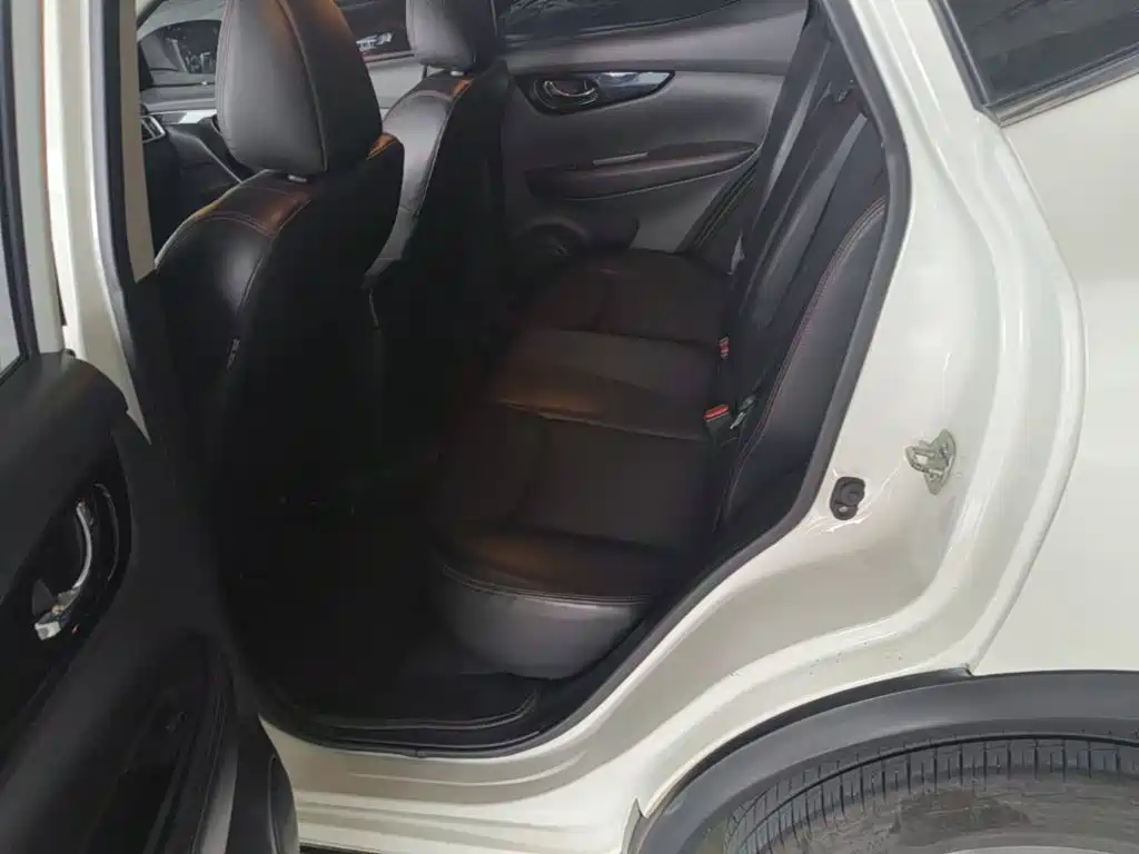 Nissan Qashqai — миниатюра 20