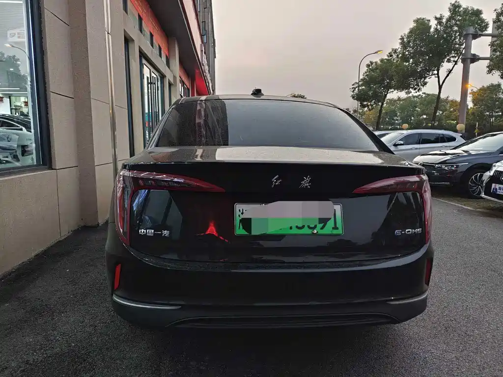 Hongqi Hongqi E-QM5 — миниатюра 5