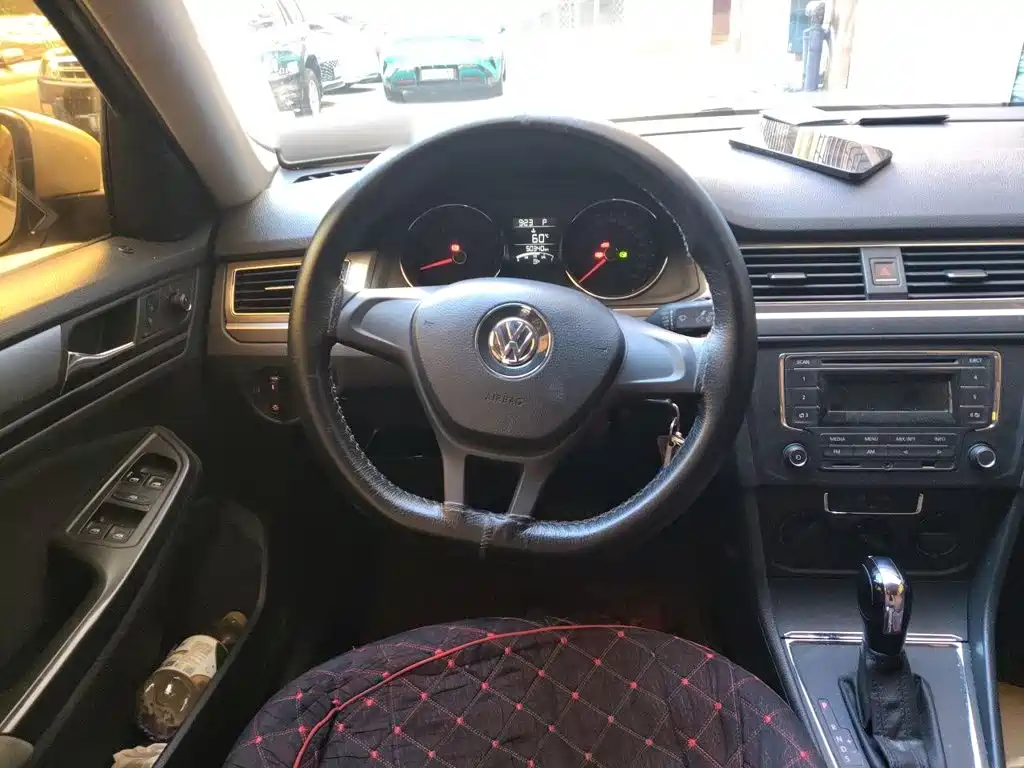 Volkswagen Bora — миниатюра 6