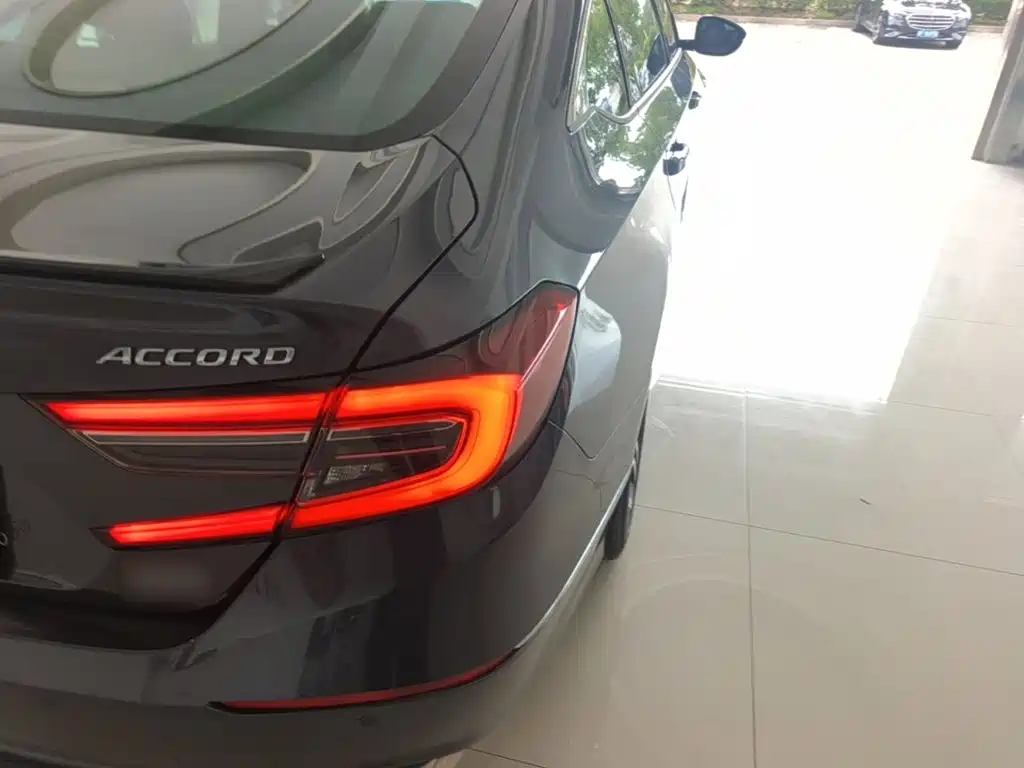 Honda Accord — миниатюра 8