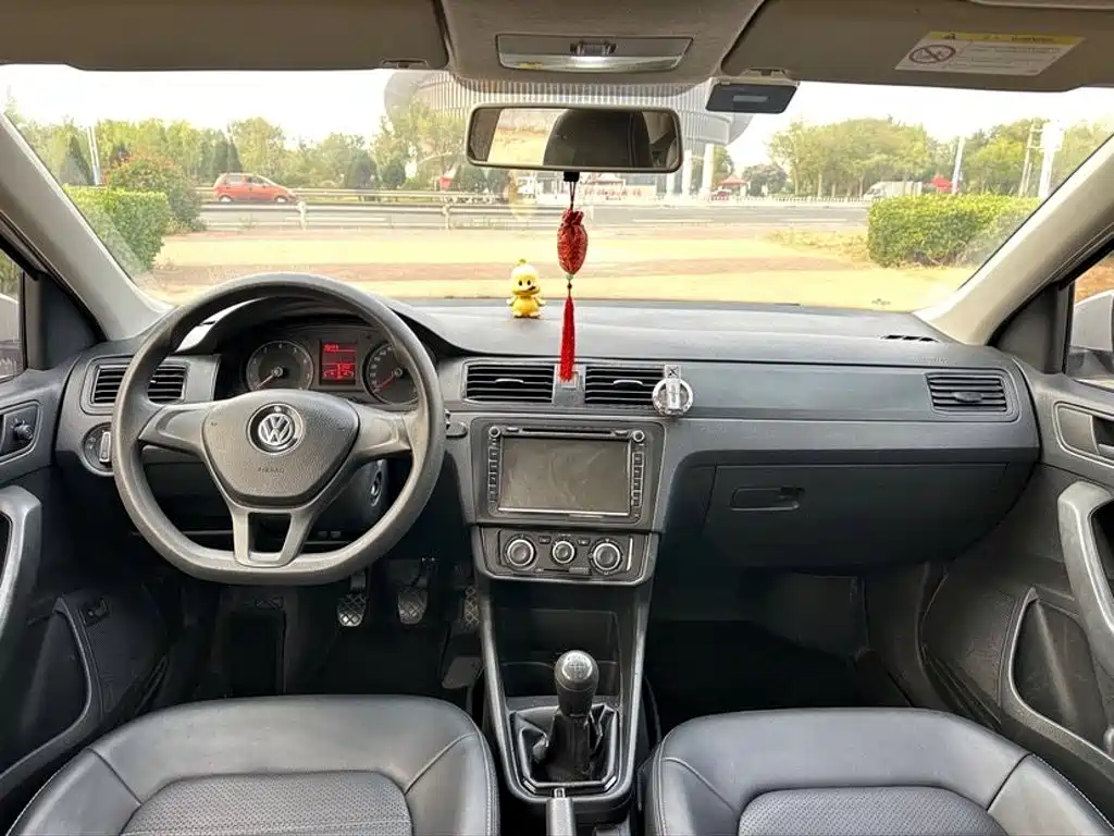 Volkswagen Santana — миниатюра 9