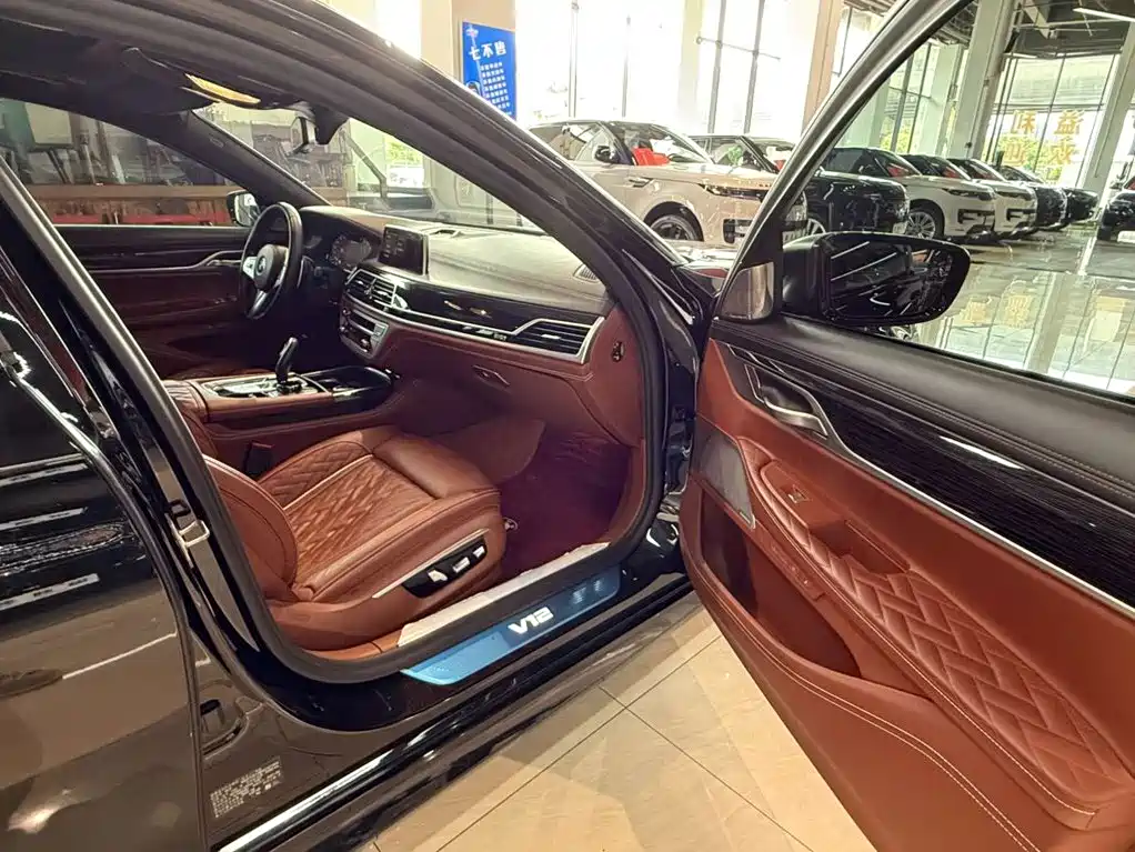 BMW 7 Series — миниатюра 34