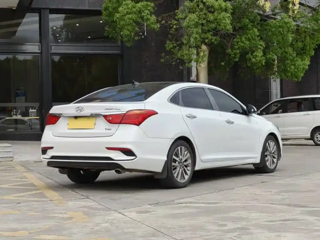 Hyundai Mistra — миниатюра 4