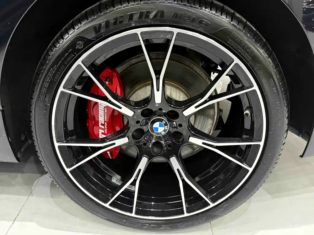 BMW 5 Series — миниатюра 17