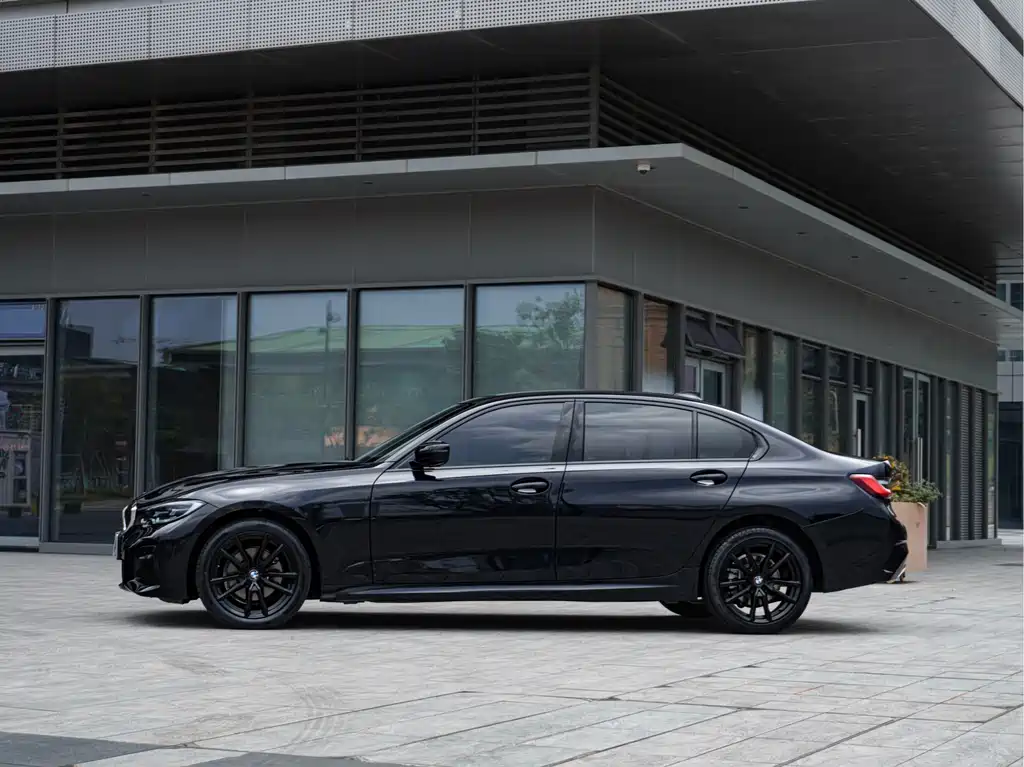 BMW 3 Series — миниатюра 3