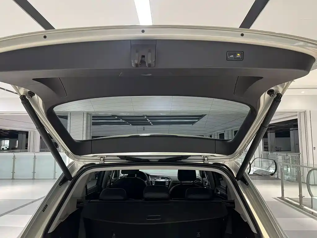 Volkswagen Tiguan L — миниатюра 13