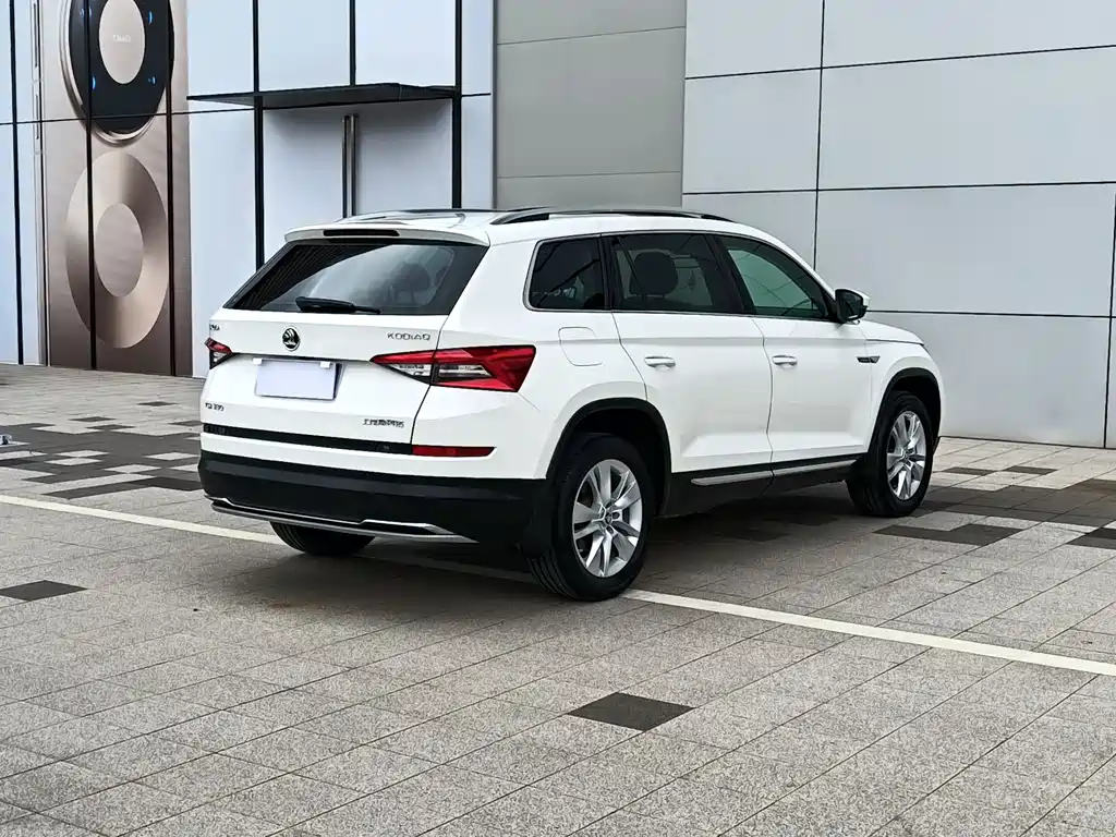 Skoda Kodiaq 2018 TSI330 5 мест Luxury