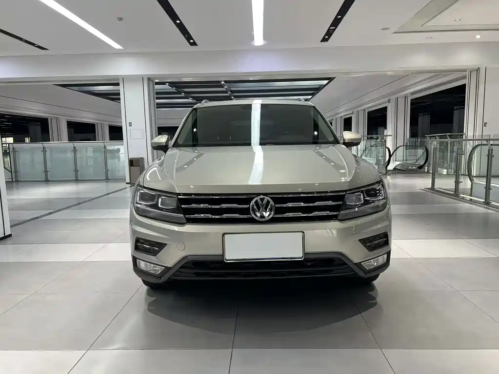 Volkswagen Tiguan L — миниатюра 2