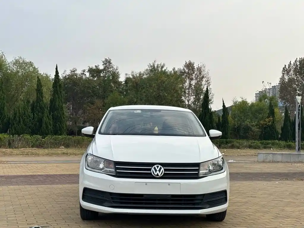 Volkswagen Santana — миниатюра 2
