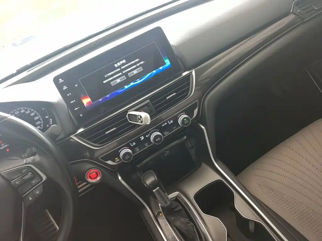 Honda Accord — миниатюра 13