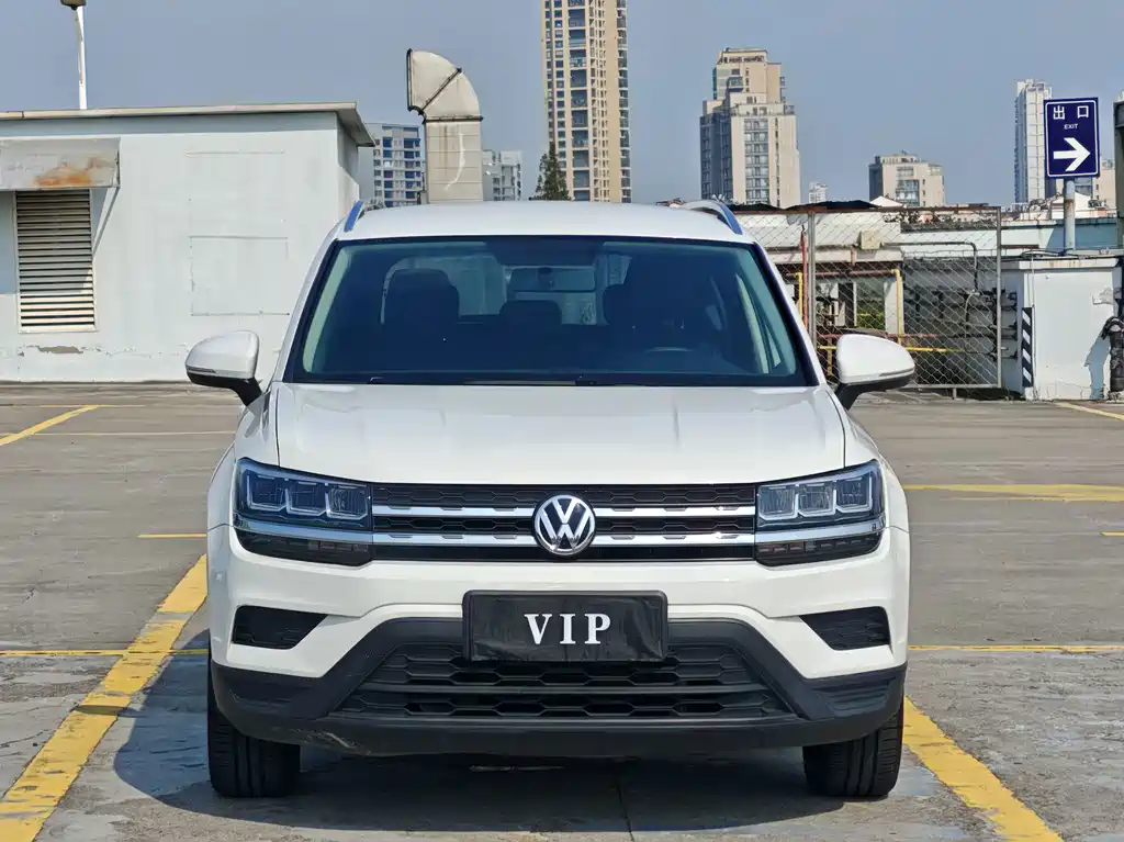 Volkswagen Tharu — миниатюра 2