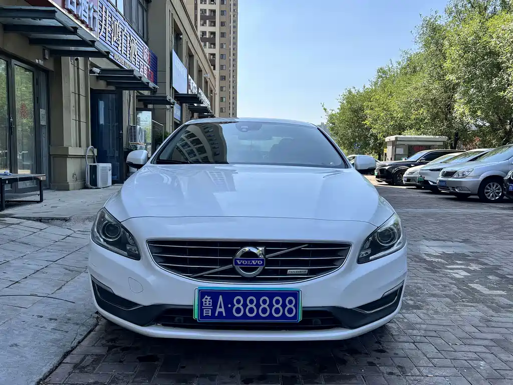 Volvo S60 PHEV — миниатюра 22
