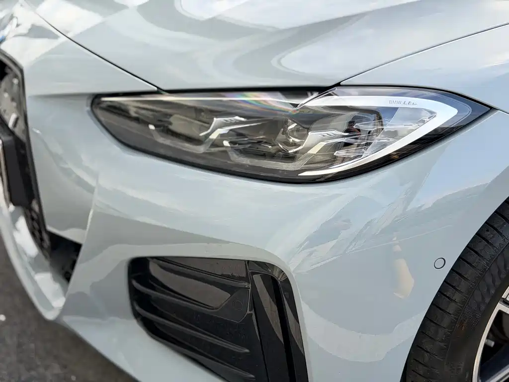 BMW i4 — миниатюра 18