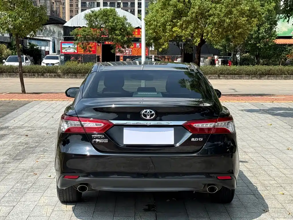Toyota Camry — миниатюра 9