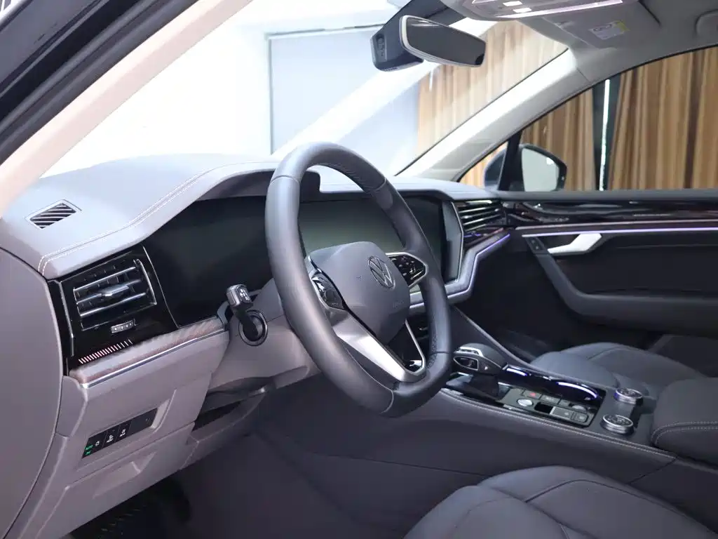 Volkswagen Touareg — миниатюра 11