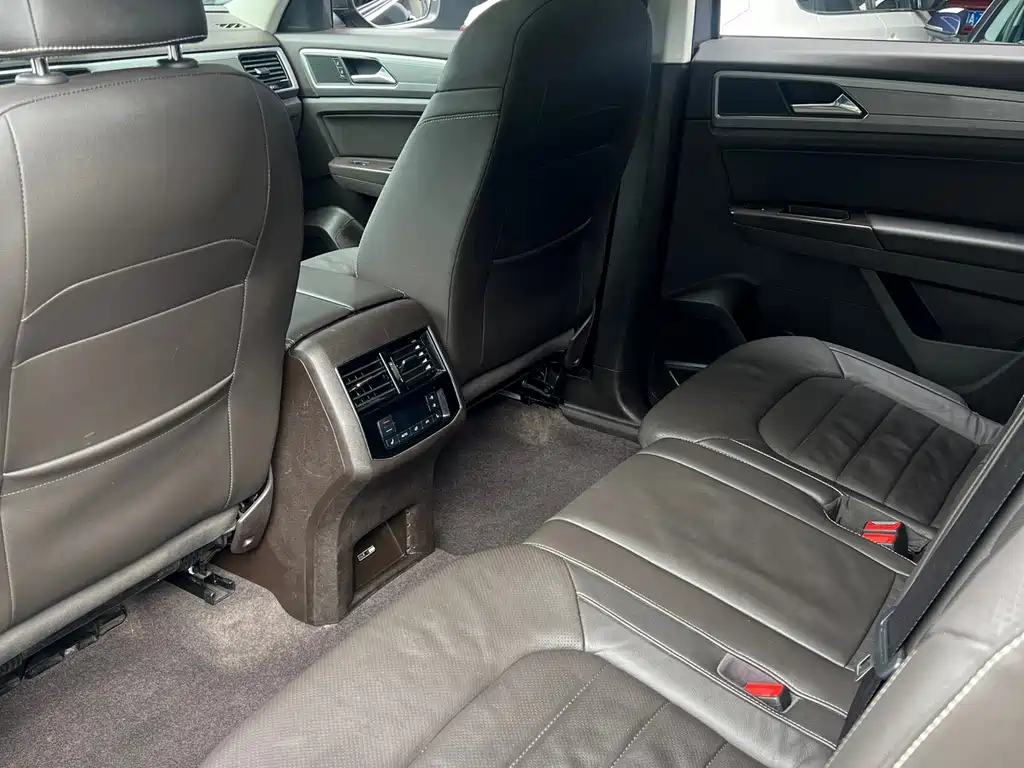 Volkswagen Teramont — миниатюра 5