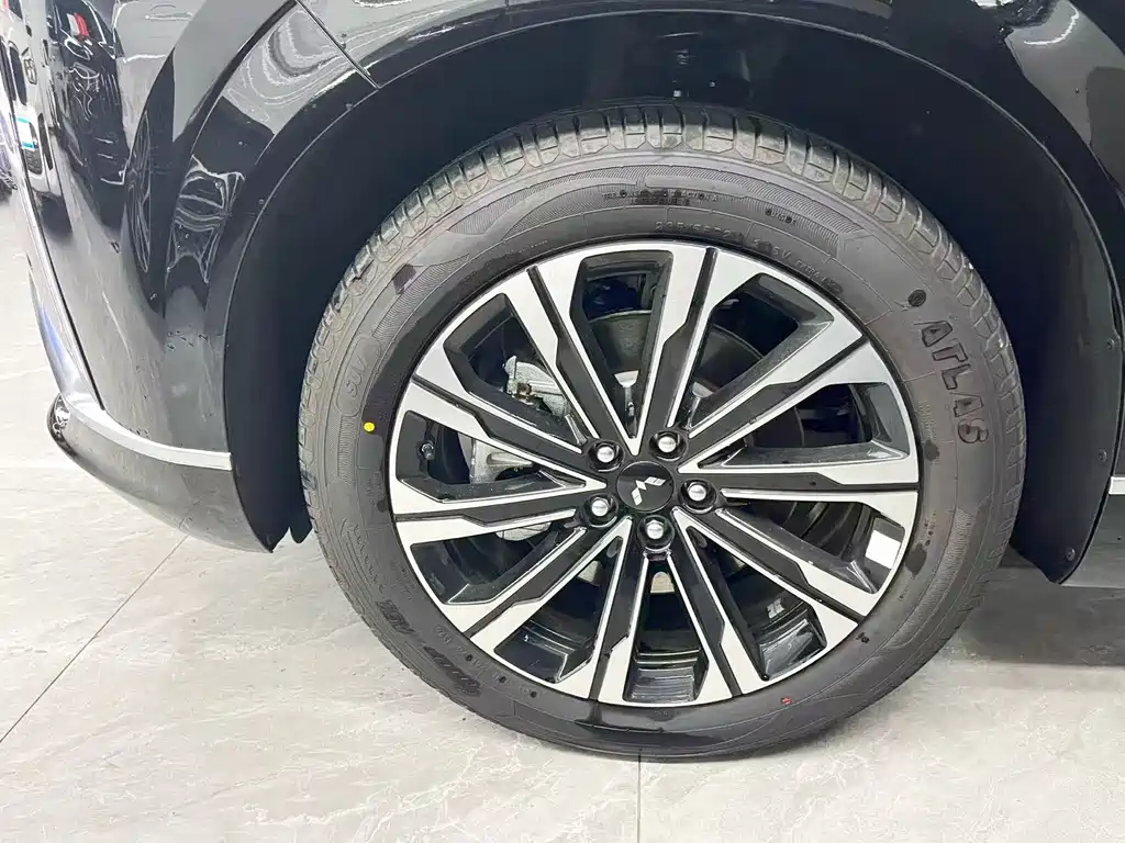 Wuling Xingguang L — миниатюра 23