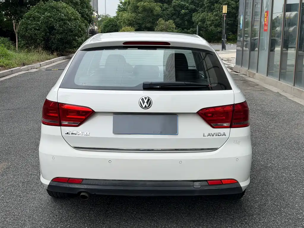 Volkswagen Gran Lavida 2013 1.6L AT Comfort