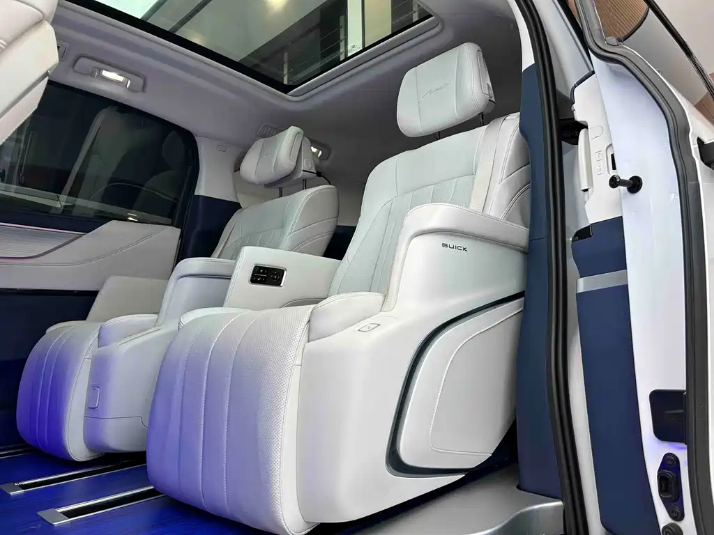Buick GL8 Hybrid — миниатюра 21